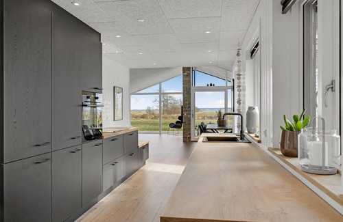 Ho House | Cozy home in Blåvand with kitchen
