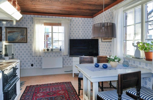 Borlange House | Cozy home in Borlänge with lake view