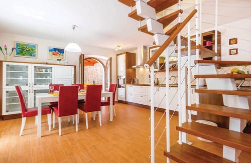 Bregi House | Cozy home in Bregi with WiFi