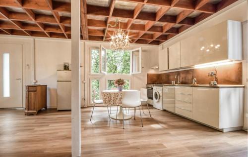 Deiva Marina House | Cozy Home In Deiva Marina With Wifi