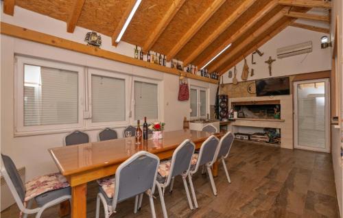 Imotski House | Cozy Home In Donji Vinjani With Wifi