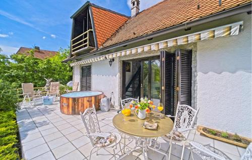 Duga Resa House | Cozy Home In Donji Zvecaj With Kitchen