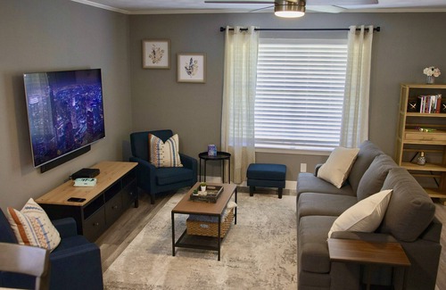 Prosper House | Cozy home in downtown Prosper
