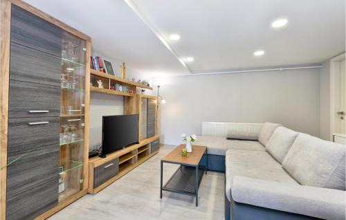 Sveti Juraj na Bregu House | Cozy Home In Dragoslavec With Kitchen
