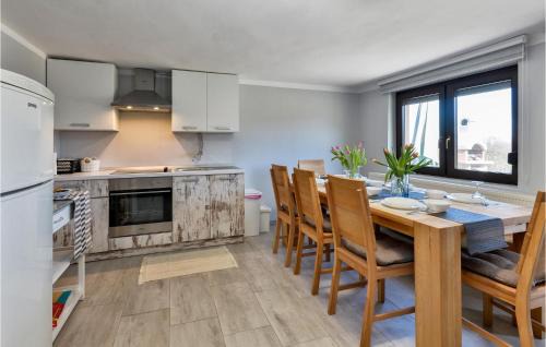 Sveti Juraj na Bregu House | Cozy Home In Dragoslavec With Kitchen