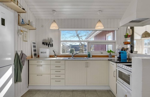 Dronningmolle House | Cozy home in Dronningmølle with WiFi