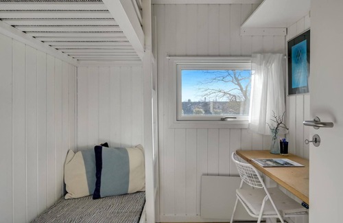 Dronningmolle House | Cozy home in Dronningmølle with WiFi
