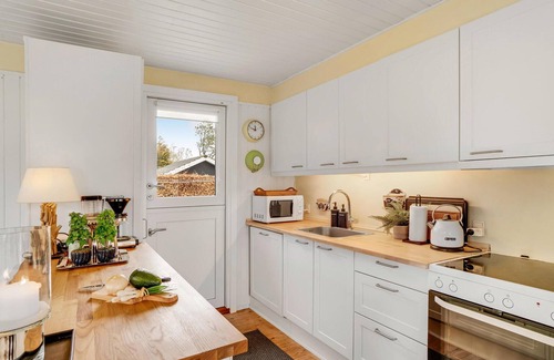 Dronningmolle House | Cozy home in Dronningmølle with WiFi