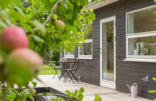 Dronningmolle House | Cozy home in Dronningmølle with kitchen