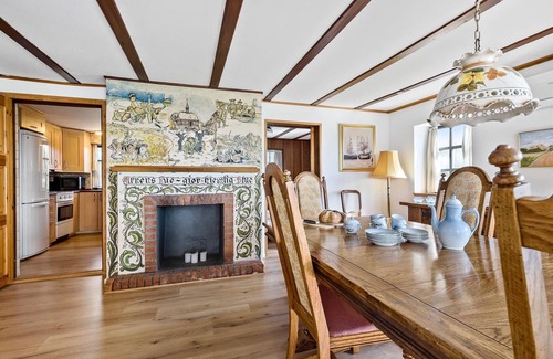 Lyngsbæk Strand House | Cozy home in Ebeltoft with WiFi