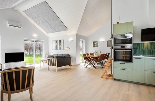Frørup House | Cozy home in Frørup with jacuzzi