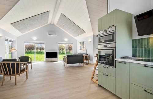 Frørup House | Cozy home in Frørup with jacuzzi