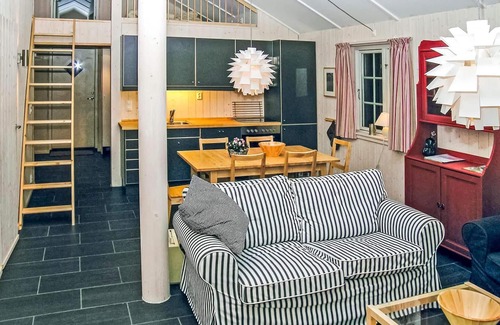 Sor-Fron House | Cozy home in Gålå with kitchen