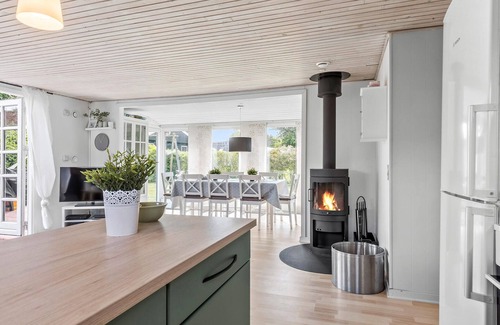 Nørre Hurup House | Cozy home in Hadsund with kitchen