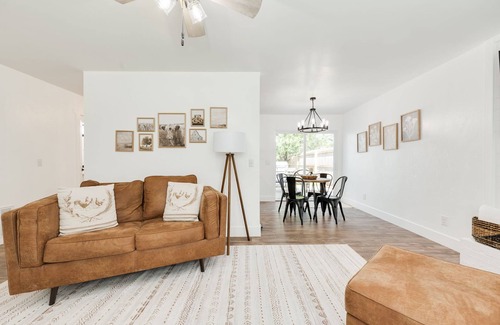 Edmond House | Cozy home in heart of Edmond