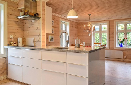 Suldal House | Cozy home in Hebnes with WiFi