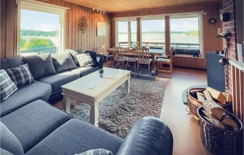 Hemne House | Cozy Home In Hellandsjøen With Kitchen