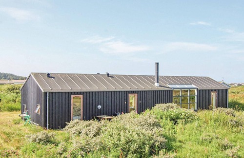 Hjørring House | Cozy home in Hjørring with kitchen