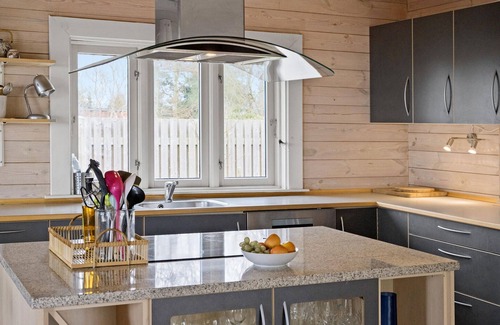 Holbaek House | Cozy home in Holbæk with house sea view