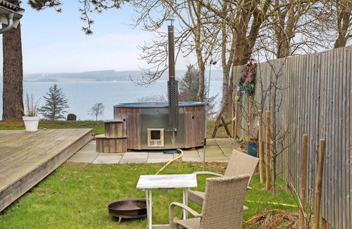 Holbaek House | Cozy home in Holbæk with house sea view