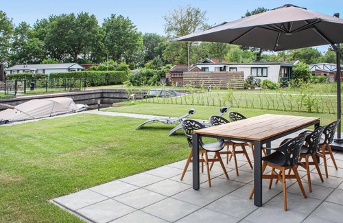 Idskenhuizen House | Cozy home in Idskenhuizen with WiFi