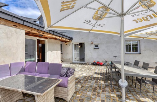 Irrhausen House | Cozy home in Irrhausen with sauna