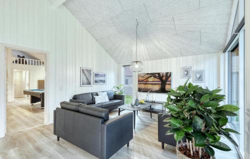 Jesendorf House | Cozy Home In Jesendorf With Sauna