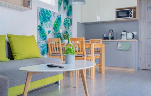 Postomino House | Cozy Home In Jezierzany With Sauna