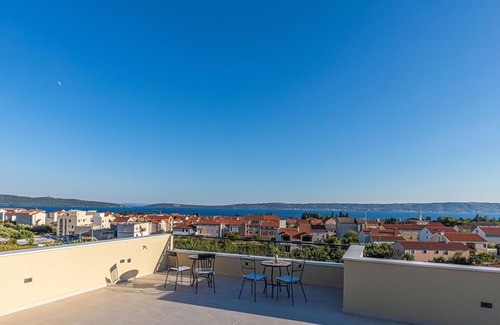 Kastela House | Cozy home in Kastel Luksic with WiFi