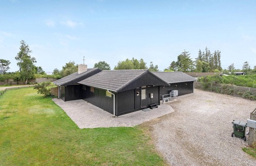 Skodshoved House | Cozy home in Knebel with WiFi