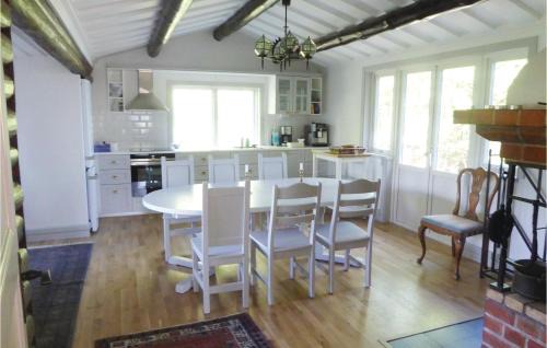 Kvicksund House | Cozy Home In Kvicksund With Sauna