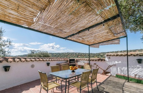 La Cardenchosa House | Cozy home in La Cardenchosa with WiFi