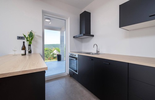 Trget House | Cozy home in Labin with WiFi