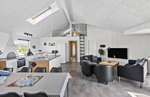 Nr. Lyngby House | Cozy home in Løkken with WiFi