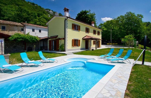 Lupoglav House | Cozy home in Lupoglav