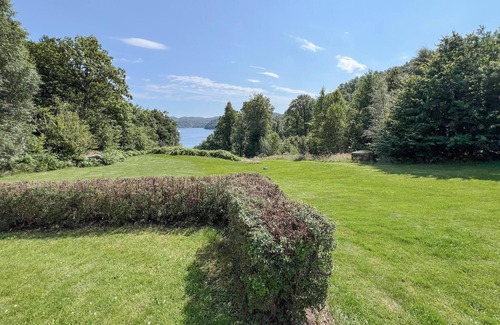 Lyngdal House | Cozy home in Lyngdal with kitchen