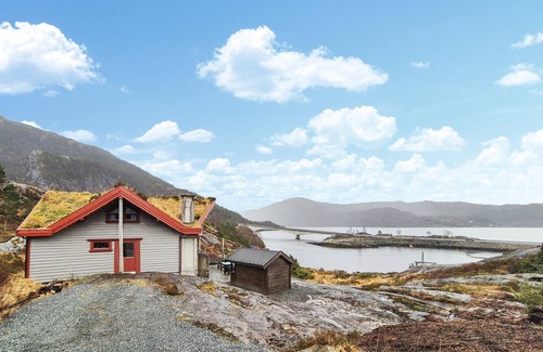 Masfjorden House | Cozy home in Masfjordnes with sauna