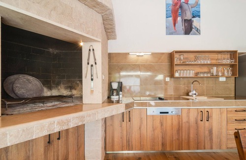 Cove Osibova (Milna) House | Cozy home in Milna with WiFi
