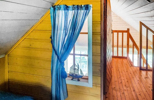 Leksvik House | Cozy home in Mosvik with house sea view