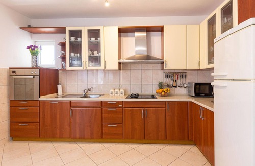 Neoric House | Cozy home in Neoric with WiFi