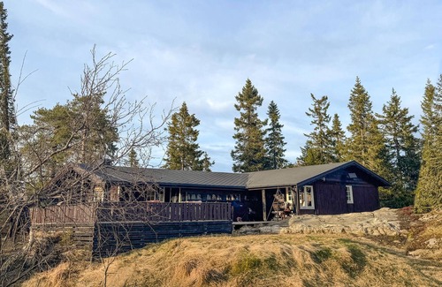 Nissedal House | Cozy home in Nissedal with sauna