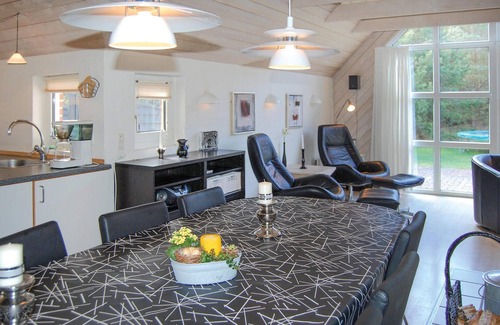 Houstrup House | Cozy home in Nørre Nebel with kitchen