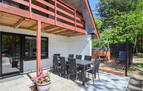 Sillerslev House | Cozy Home In Øster Assels With Sauna