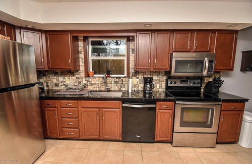 Bushkill House | Cozy home in Poconos: Fireplace, Views.