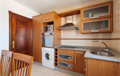 Portosin House | Cozy Home In Porto Do Son With Wifi