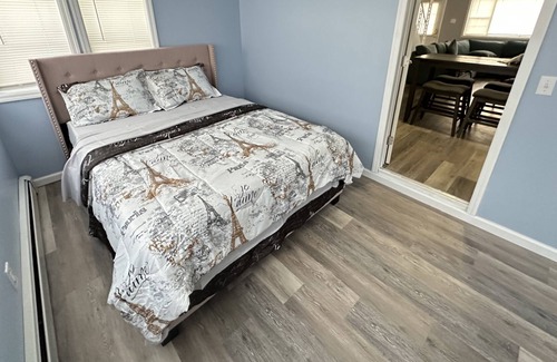 Newtonville House | Cozy Home in quiet area/Close to all/Albany DT