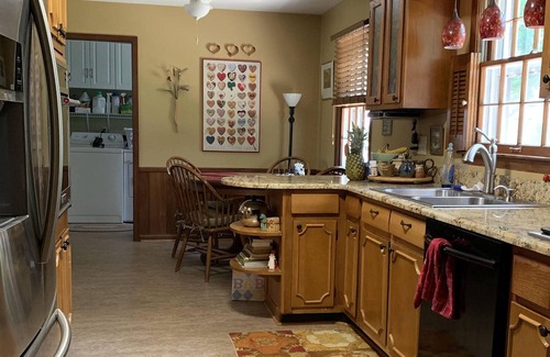 Greensboro House | Cozy Home in Quiet Neighborhood - 10 Minutes to Downtown