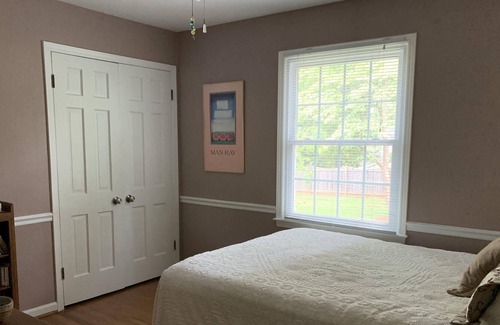 Greensboro House | Cozy Home in Quiet Neighborhood - 10 Minutes to Downtown