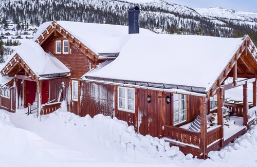 Atra House | Cozy home in Rjukan with kitchen