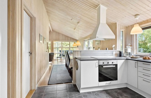 Spodsbjerg House | Cozy home in Rudkøbing with WiFi